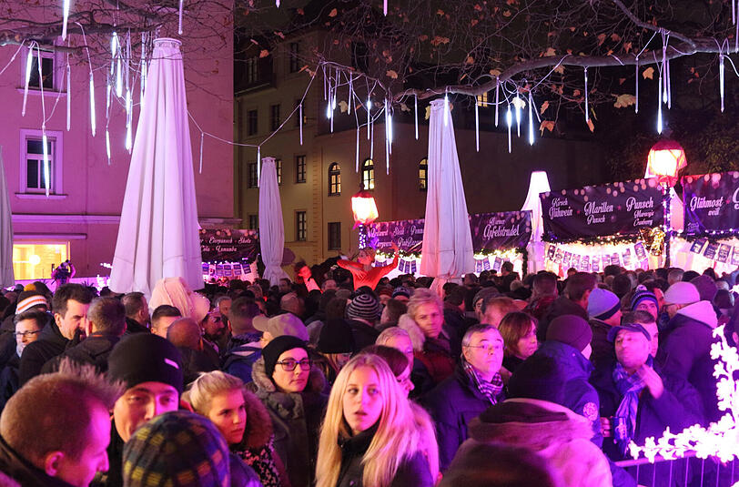 In Pink strahlt ab heute der Stephansplatz.