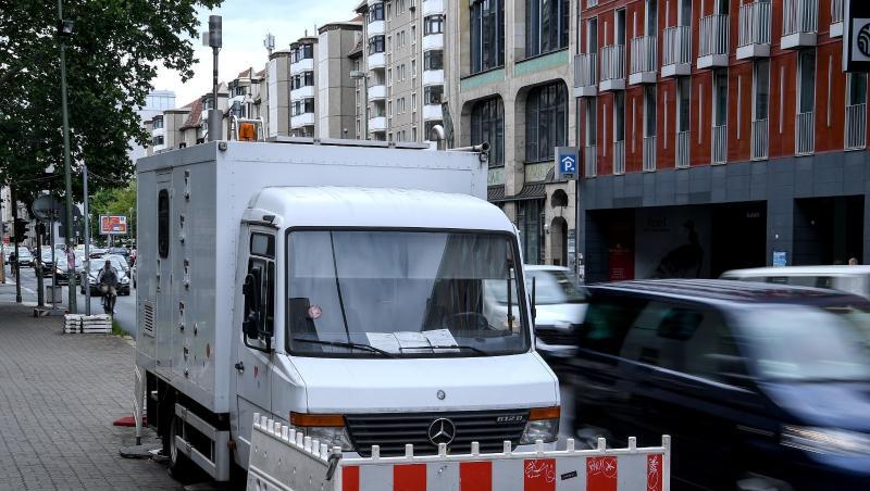 Eine NO2-Messstelle misst die Luftqualität an der Leipziger Straße in Berlin. Eine NO2-Messstelle misst die Luftqualität an der Leipziger Straße in Berlin.