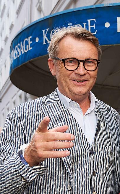 Demnächst der neue Chef in der Komödie: René Heinersdorff. Demnächst der neue Chef in der Komödie: René Heinersdorff.