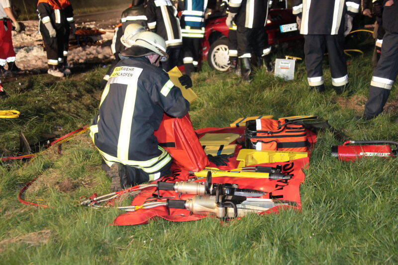 Die Bilder vom Auffahrunfall zwischen Gangkofen und Frontenhausen.