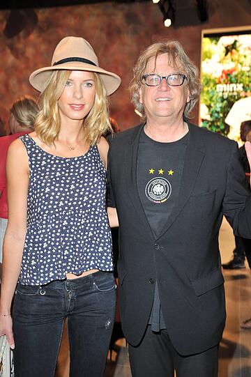 Martin Krug und Julia Trainer bei der Minx by Eva Lutz Modenschau