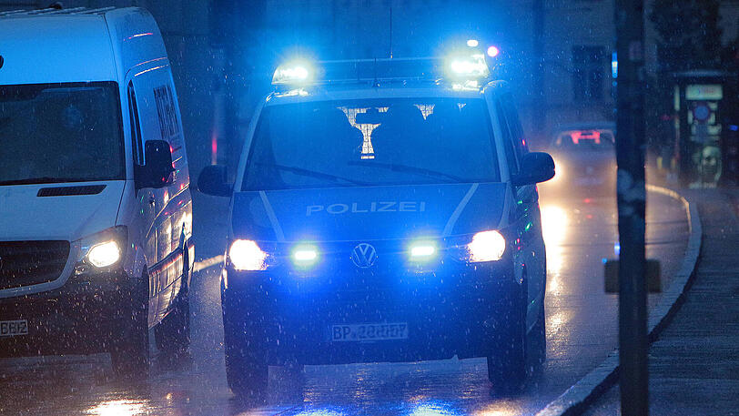 Die Polizei musste die Party auflösen, sehr zum Unwillen der feierwütigen Gäste.