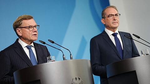 Au&szlig;enminister Johann Wadephul (CDU) und Bundesinnenminister Alexander Dobrindt (CSU) sind sich sicher: Hinter dem gescheiterten Anschlag steckt Russland.