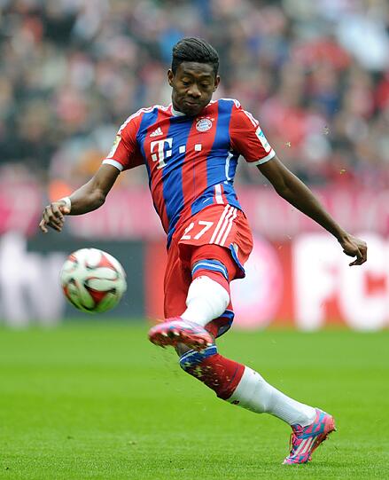 DAVID ALABA - NOTE 2 - In seinem 100. Spiel für den FC Bayern sehr präsent auf der Doppel-Sechs mit Schweinsteiger. Der Alleskönner übernahm nach Benatias Auswechslung die Chefrolle in der Defensive. Nutzte seine Freiheiten aber noch zu Flankenläufen.