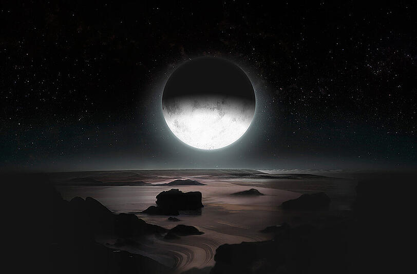 Pluto im Mondlicht.