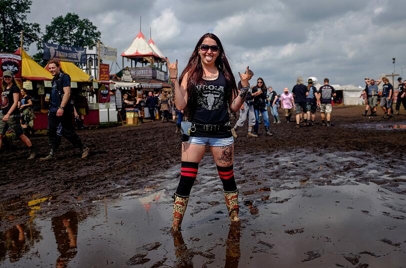 "Typisches Wackenwetter" gibts auch dieses Jahr wieder. Das ist den Fans aber ziemlich egal, dann wird eben in Schlammgruben gerockt.