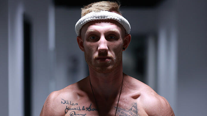 "Ich fühle mich unbesiegbar", sagt die deutsche Thaibox-Ikone Pascal Schroth vor dem Kampf gegen Levan Guruli.