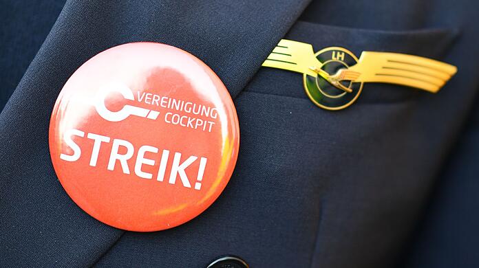 Nachdem das Bodenpersonal die Lufthansa einen ganzen Tag lahmgelegt hat, rüsten sich nun die Piloten für einen Arbeitskampf.