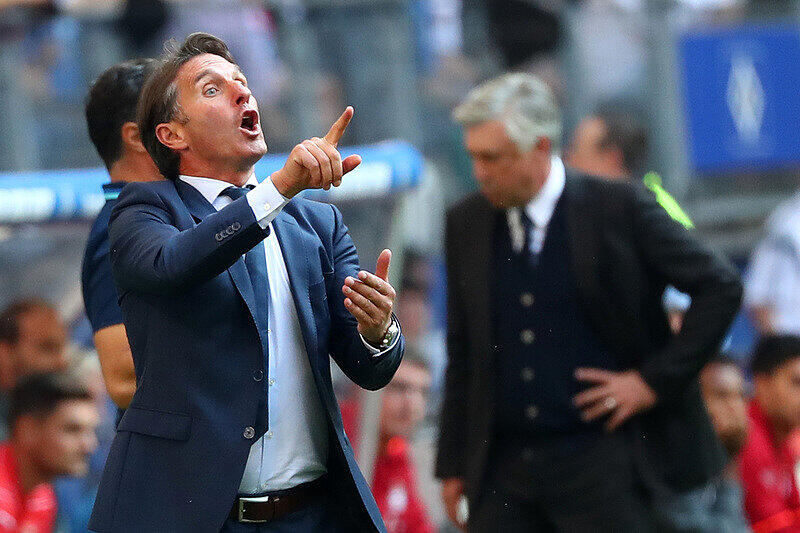Die Bayern gewinnen knapp mit 0:1 in Hamburg. Wird HSV-Coach Bruno Labbadia nun beurlaubt?