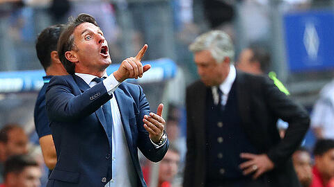 Die Bayern gewinnen knapp mit 0:1 in Hamburg. Wird HSV-Coach Bruno Labbadia nun beurlaubt?