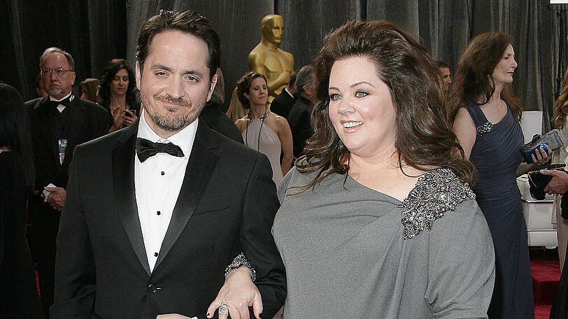 Ben Falcone und Melissa McCarthy auf dem roten Teppich der Oscars