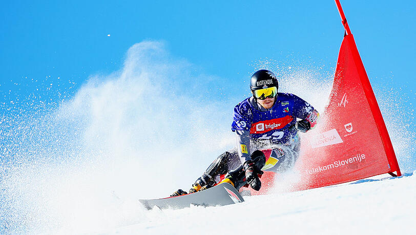 Elias Huber, der Sohn von Kletterlegende Thomas Huber ist einer der besten deutschen Snowboarder.