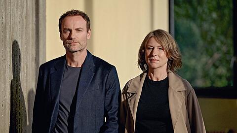 "Tatort: Nichts als die Wahrheit": Robert Karow (Mark Waschke) mit seiner neuen Kollegin Susanne Bonard (Corinna Harfouch).