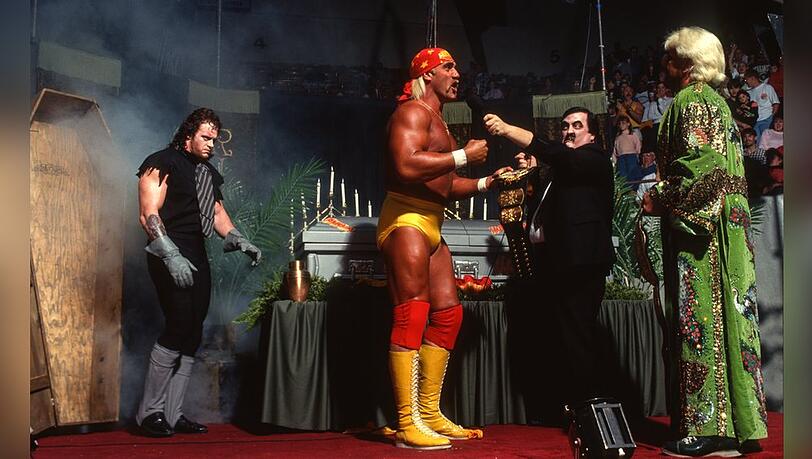 The Undertaker (l.), Hulk Hogan und Ric Flair bestimmten das Wrestling in den 90er-Jahren.