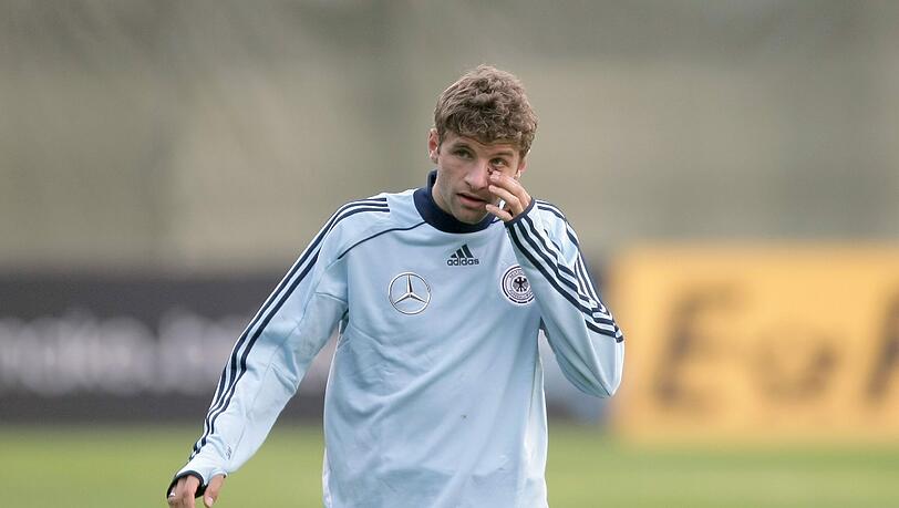 Thomas Müller: " "Mir gehts gut. Auch wenn der Bluterguss unter meinem Auge täglich die Farbe wechselt. Einem Einsatz am Freitag sollte aber nichts im Wege stehen." Thomas Müller: " "Mir gehts gut. Auch wenn der Bluterguss unter meinem Auge täglich die Farbe wechselt. Einem Einsatz am Freitag sollte aber nichts im Wege stehen."