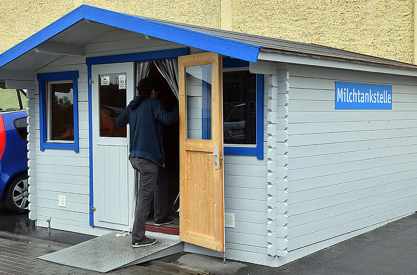 Eine Milchtankstelle in Oberwellenborn in Thüringen. Der Direktverkauf von Milch boomt.