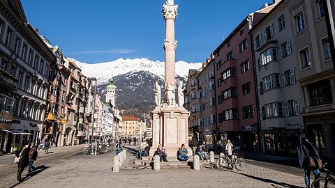 Blick auf die Maria-Theresien-Straße in Innsbruck.