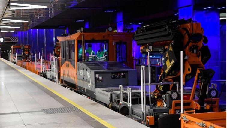 F&uuml;r Materialtransporte oder Gleisarbeiten braucht es besondere Fahrzeuge im U-Bahnnetz. Die neuen sind besonders leise und sauber.