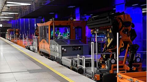 F&uuml;r Materialtransporte oder Gleisarbeiten braucht es besondere Fahrzeuge im U-Bahnnetz. Die neuen sind besonders leise und sauber.