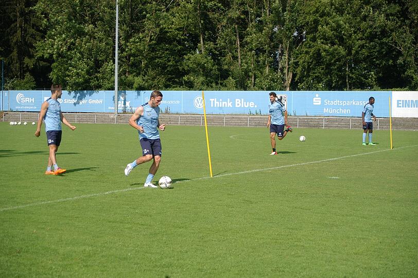 Die Bilder vom Freitagstraining der Löwen.