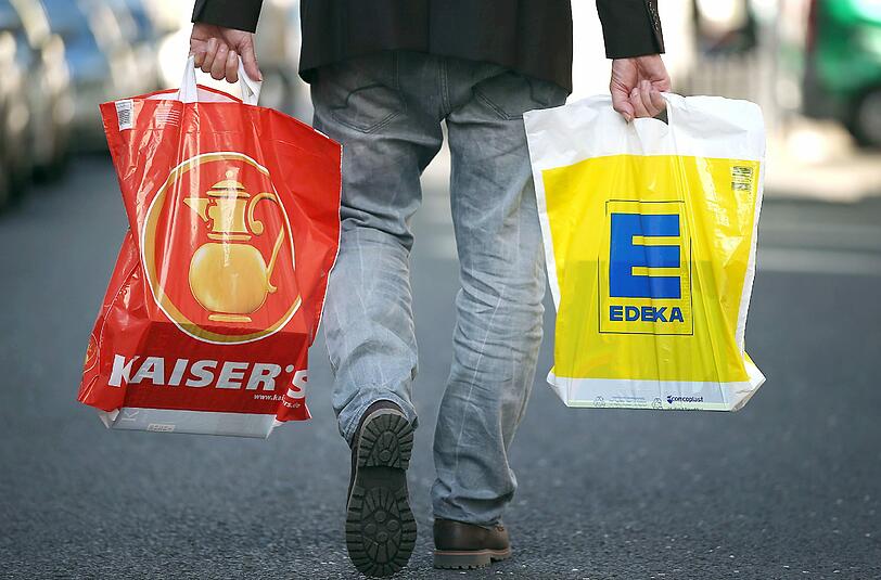 Der Streit um die Übernahme der Supermarkkette Kaiser's Tengelmann durch Edeka geht in die entscheidende Phase.