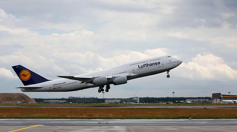 Abflug zum Titel? Die DFB-Elf ist nach Polen gestartet. Die Bilder