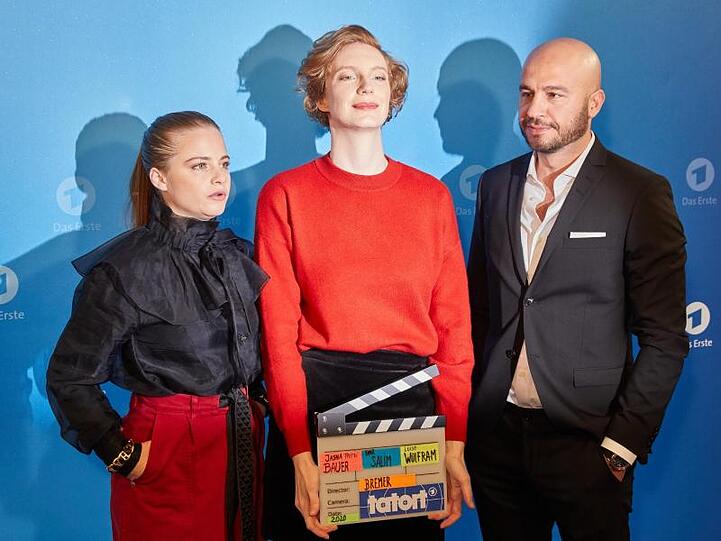 Jasna Fritzi Bauer (l-r), Luise Wolfram, und Dar Salim.