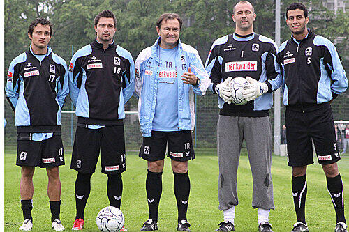 Aufbruchsstimmung: Trainer Lienen und die neuen Löwen.