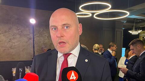 Ministerpr&auml;sident Kulbergs hat mit seinem B&uuml;ndnis die Wahl in Lettland klar gewonnen.