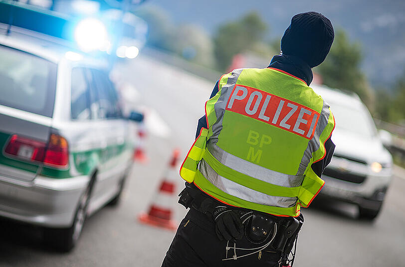 Im Laufe des Dienstagabends wird die A8 bei Derching gesperrt werden.