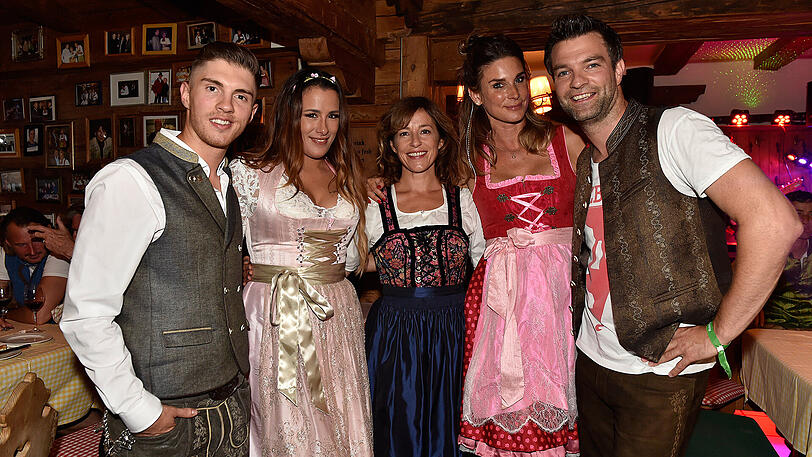 Joey Heindle und Justine Heindle, Julia Cencig, Claudelle Deckert Jakob Seeböck.