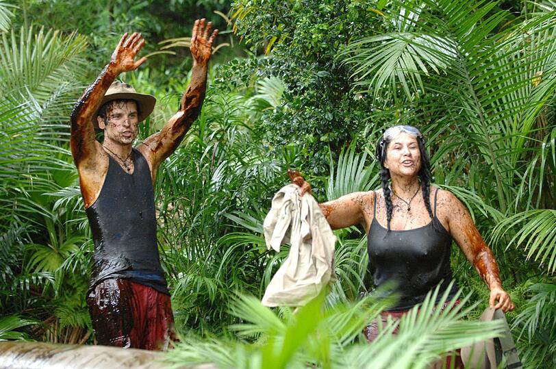 Kein Kängurureiten mehr heute für Iris.&ldquo; Sonja: &bdquo;Weil wir ja nicht so sind, würden wir dem Patrick anbieten, die letzte Frage zu beantworten.&ldquo; Der sagt natürlich nicht nein, um den letzten möglichen Stern noch zu erkämpfen. Er schafft es und lässt sich glücklich von dem Wallaby auf das Matschkissen fallen.