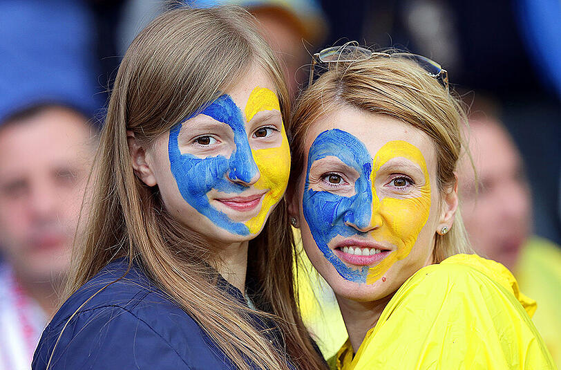Es gibt nicht nur das hässliche Fan-Gesicht dieser Euro 2016. Sondern auch das schöne und kuriose. Sehen Sie hier die Bilder in unserer Galerie.