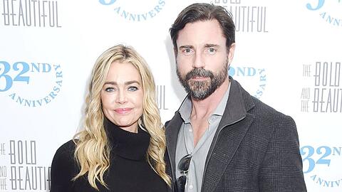 Anfang Juli wurde bekannt, dass Denise Richards und Aaron Phypers sich scheiden lassen.