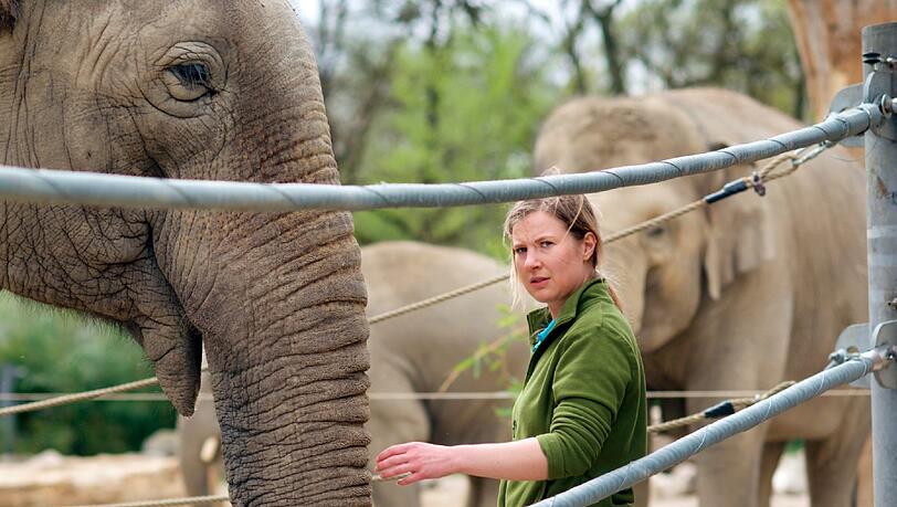 Emma (Anna Drexler) arbeitet im neuen München-Tatort im Tierpark Hellabrunn. Emma (Anna Drexler) arbeitet im neuen München-Tatort im Tierpark Hellabrunn.