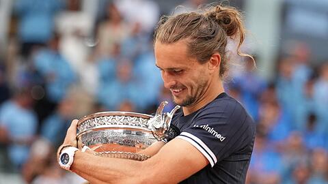 Alexander Zverev gewann in Paris seinen ersten Grand-Slam-Titel - und m&ouml;chte in Wimbledon gleich nachlegen. (Archivbild)