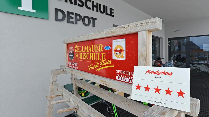 Wer Skifahren lernen will, ist in der SkiWelt bestens aufgehoben. In einer der 22 Skischulen können Anfänger und Fortgeschrittene aus allen Ländern der Welt ihre Technik verbessern. 5 von 5 AZ-Sternen.
