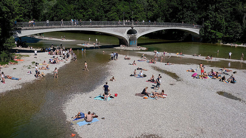 Die Pegelstände sind wieder so weite gesunken, dass die Stadt das Badeverbot aufgehoben hat.
