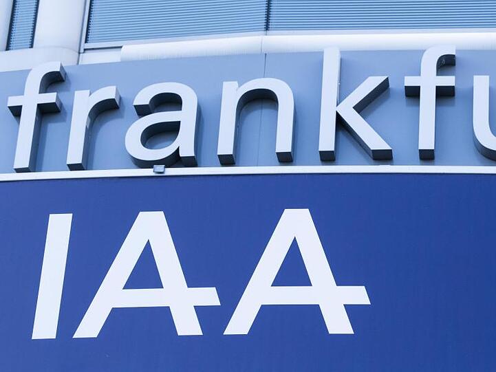 Noch vor ihrer offiziellen Eröffnung wird die Internationale Automobilausstellung (IAA) in Frankfurt von wichtigen Akteuren in Frage gestellt.