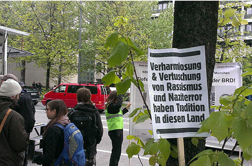 Plakat des Bündnisses gegen Naziterror