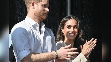 Prinz Harry und Herzogin Meghan verlobten sich im November 2017. Seit Mai 2018 sind sie verheiratet und haben zwei Kinder.