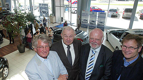 Freunde des &bdquo;Savoir vivre&ldquo;: Ex-Stadtrat Franz Gebhardt, Ex-Ministerpräsident Günther Beckstein, Peronalreferent Wolfgang Köhler und CSU-Landtagsabgeordneter Hermann Imhof (v.li.).