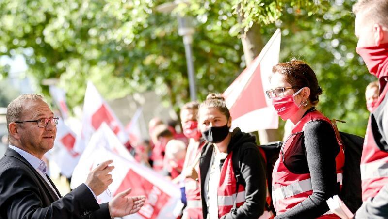 Verdi-Chef Frank Werneke kommt zur Tarifrunde im Öffentlichen Dienst von Bund und Kommunen 2020 in Potsdam.