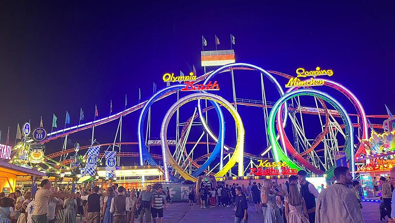 Schön sieht er aus,  der Olympia-Looping, nur derzeit ist die Achterbahn geschlossen.