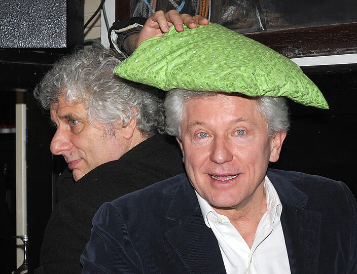 Die Schauspieler Udo Wachtveitl (l) und Miroslav Nemec 2013 beim Pressetermin vom BR-Tatort "Macht und Ohnmacht" in M&uuml;nchen.