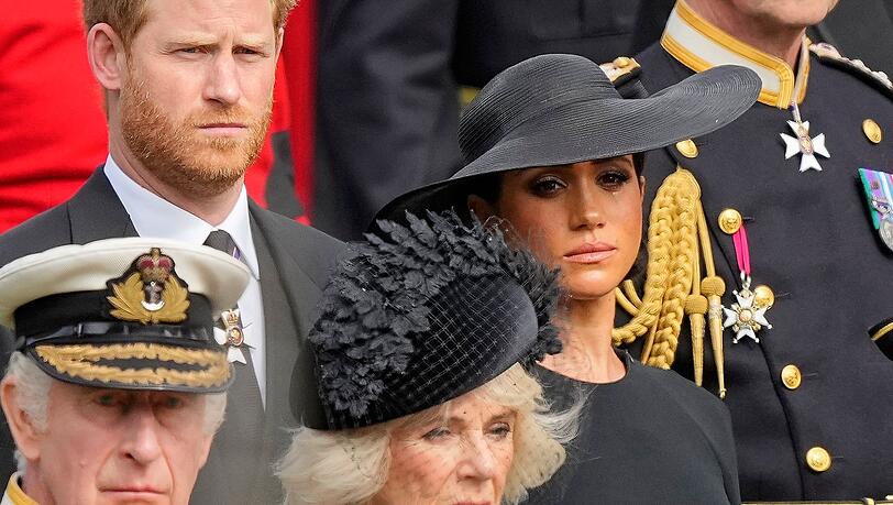 Prinz Harrys Memoiren "Reserve" sorgt für Aufregung in seiner Heimat Großbritannien.