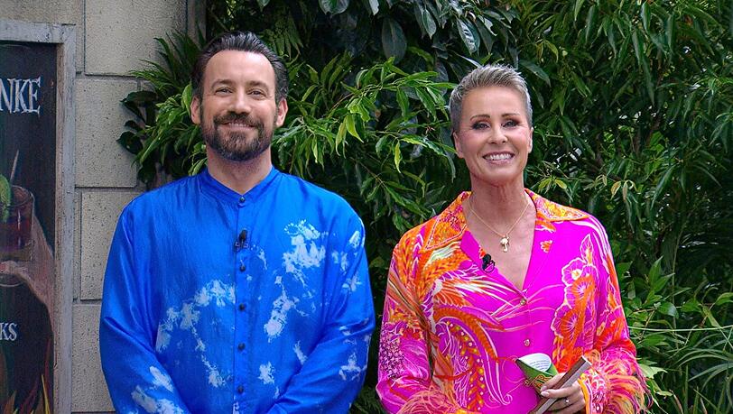Jan Köppen und Sonja Zietlow moderieren das Dschungelcamp 2025. Werden die Zuschauer bei der Wahl ihres Favoriten vom Sender manipuliert?