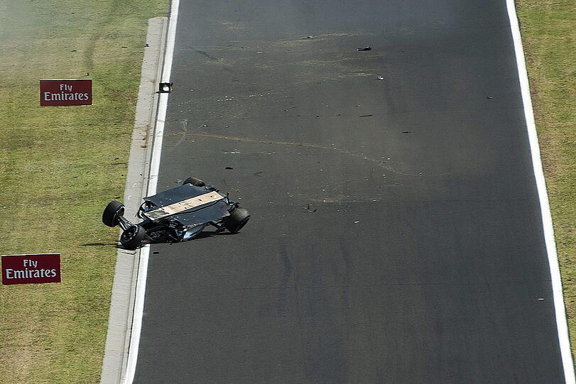 Force-India-Pilot Sergio Perez hat den Horror-Crash im ersten freien Training zum Großen Preis von Ungarn glimpflich überstanden.