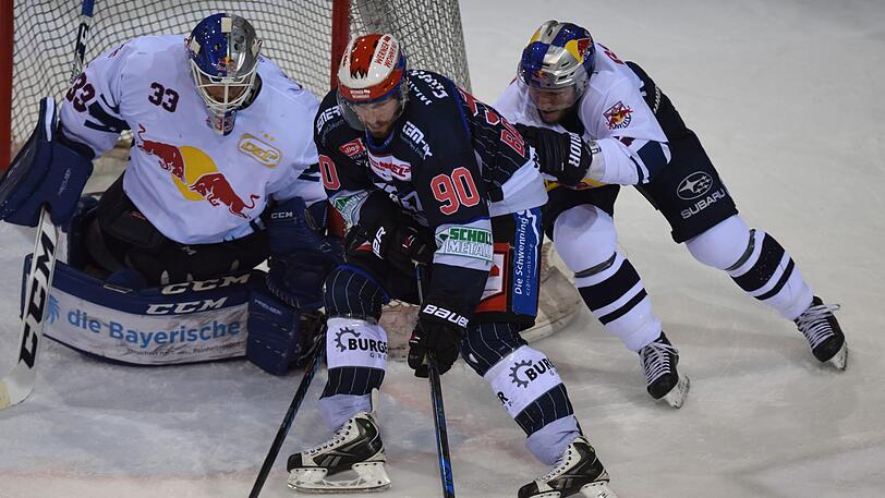 Szene aus dem Spiel zwischen den Schwenninger Wild Wings und dem EHC Red Bull München.