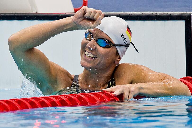 Goldmedaille: Kirstin Bruhn, Schwimmen: 100 m Brustschwimmen, (SB5)